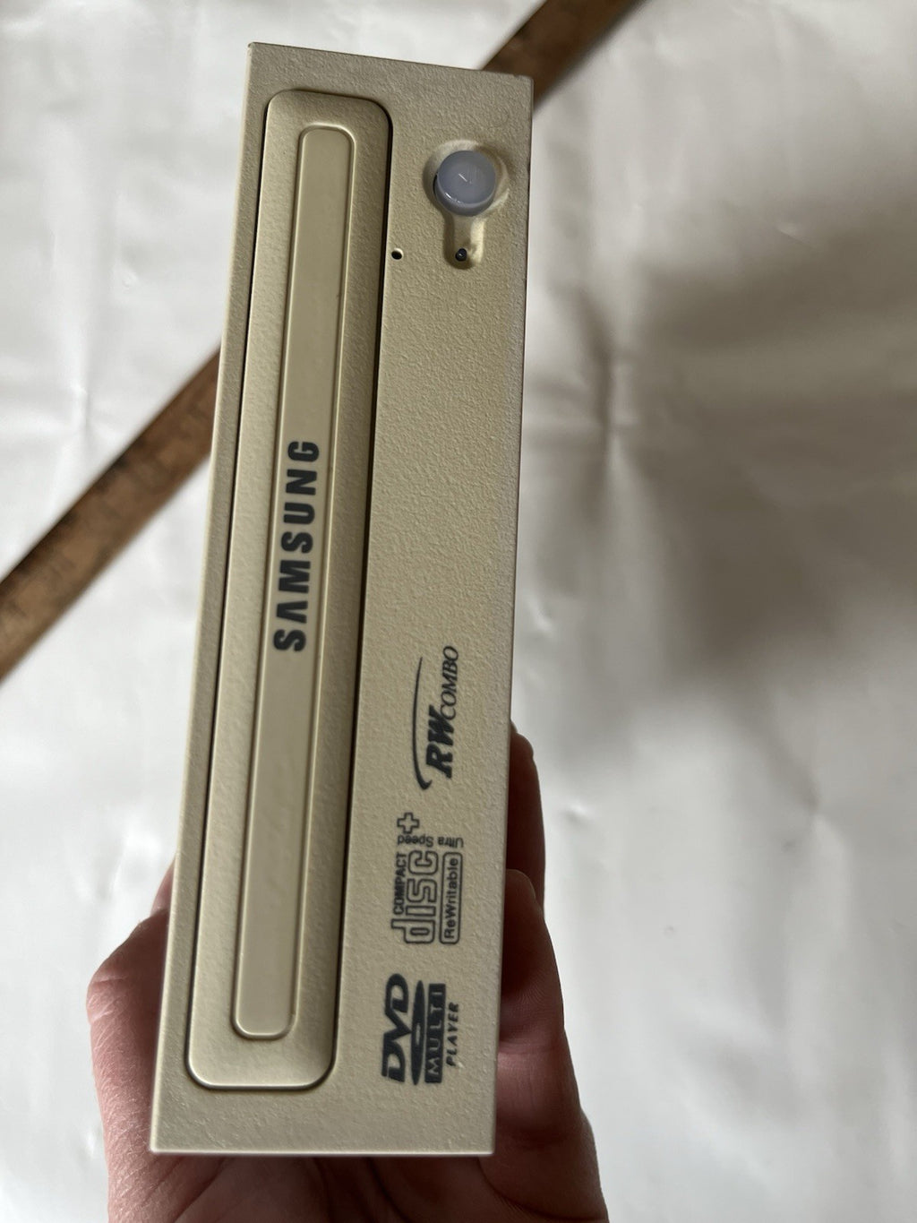Samsung CD-RW/DVD Drive TS-H492; 2005.