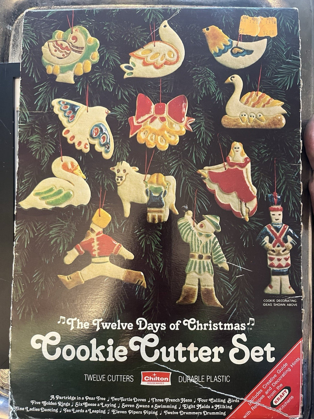 VINTGE CHILTON TWELVE DAYS OF CHRISTMAS PLASTIC COOKIE CUTTERS SET ORIGINAL BOX