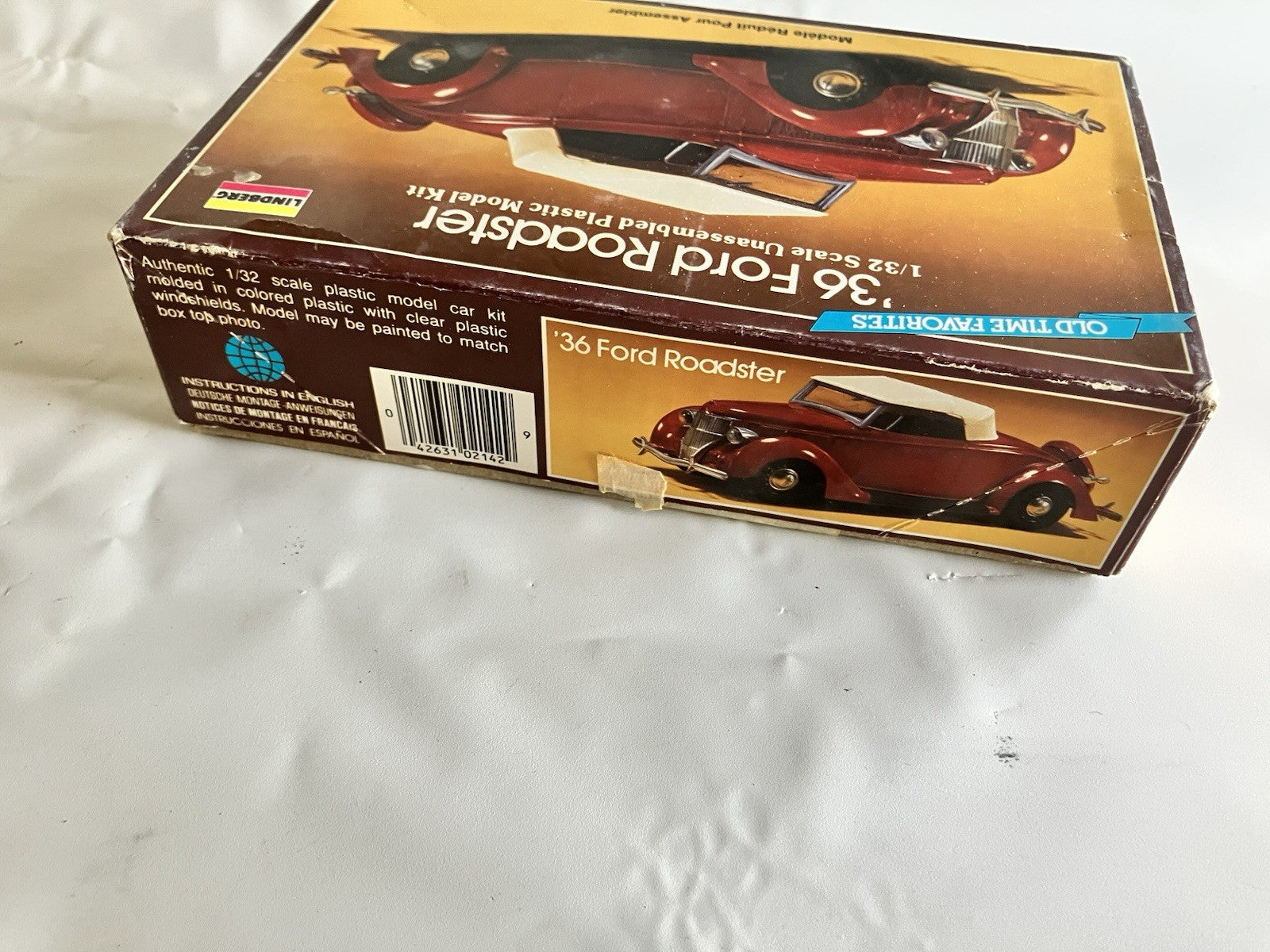 Lindberg 2142 1/32 Scale 1936 Ford Roadster Convertible Plastic Model Kit