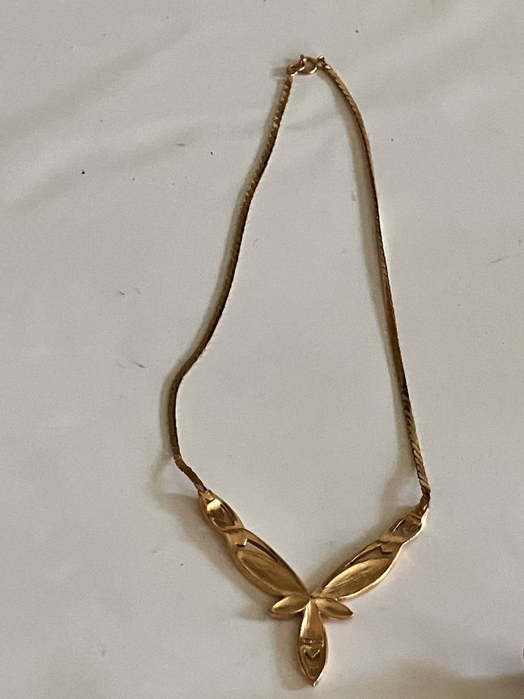 Trifari Burgundy Wine & Gold Tone Chain Pendant Necklace