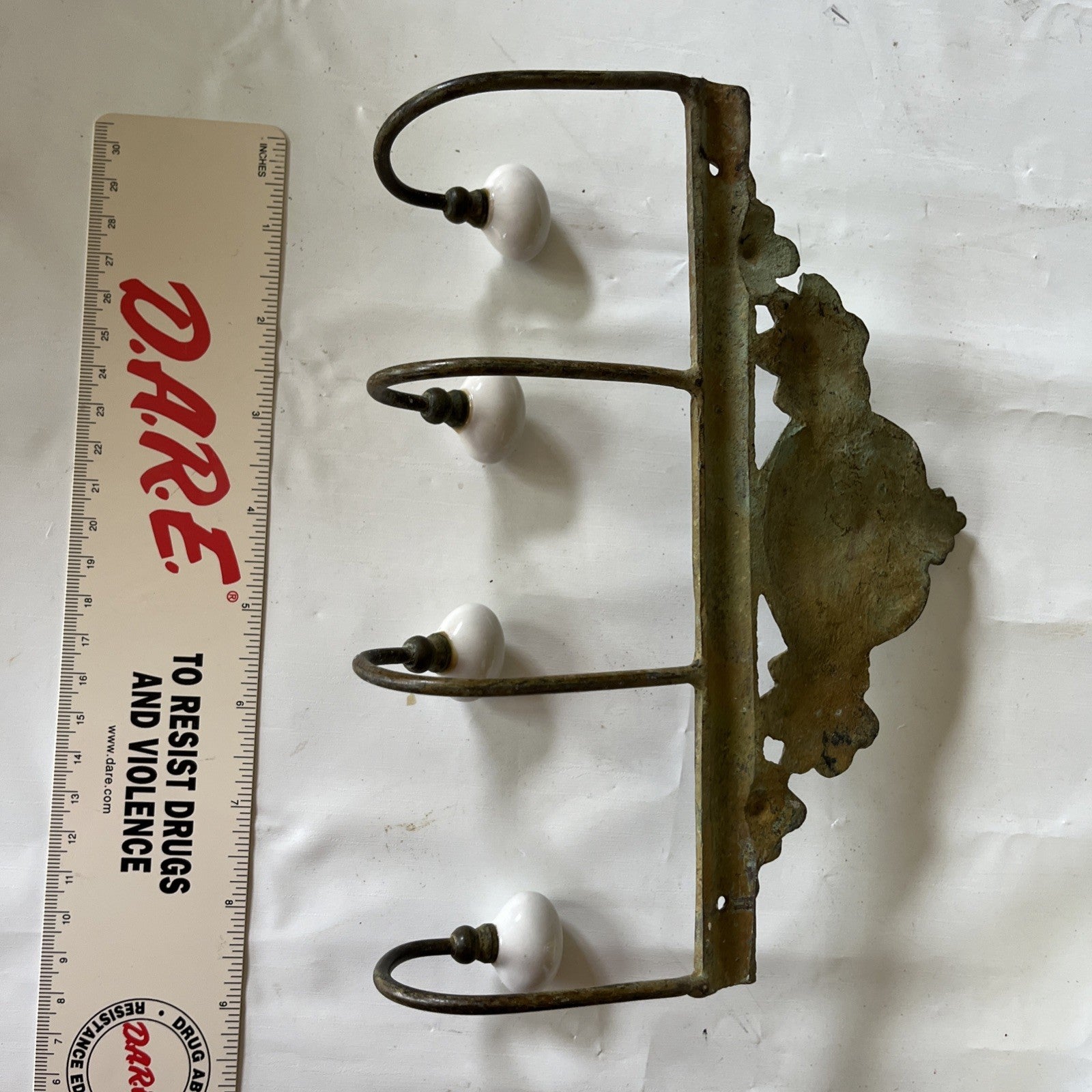 Vintage Styled Cast Iron Metal And Porcelain Wall 4 Hooks; 8”x6” Ornate Details