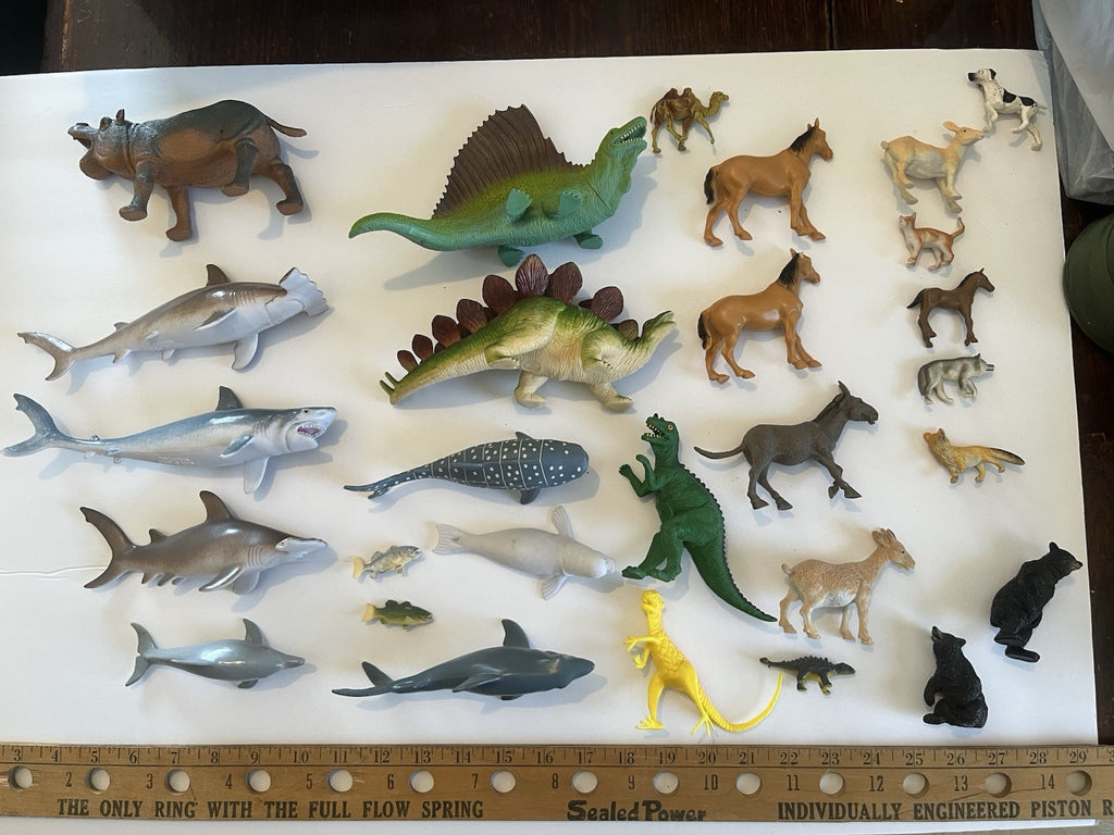 Large Lot of Rubber/Plastic Animal Toys Sharks/Dinos/Bears/Farm Animals Fish
