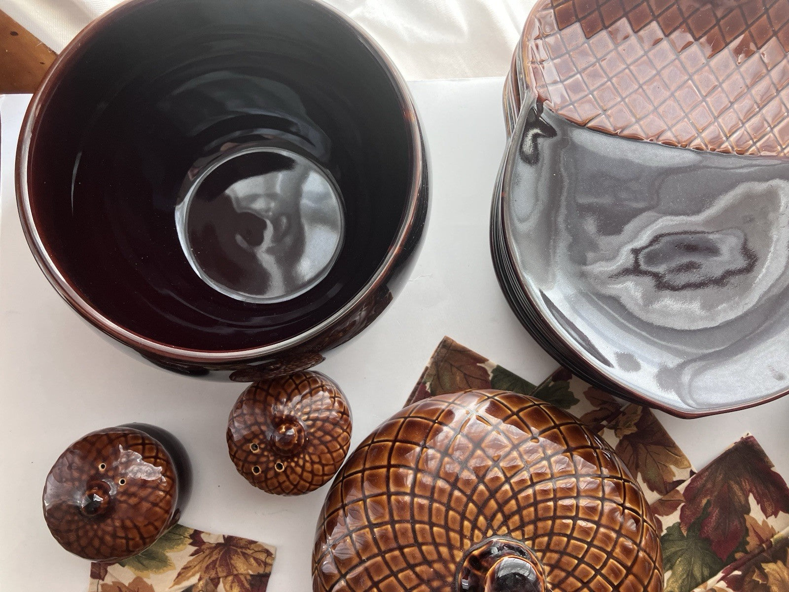 2011 Better Homes Stoneware Collection In Acorn Kitchen Set; 25 Pieces