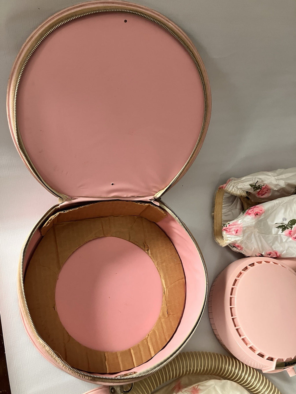 Vintage MCM Vornado Pink Bonnet Hair Dryer With Traveling Case And Extra Bonnet