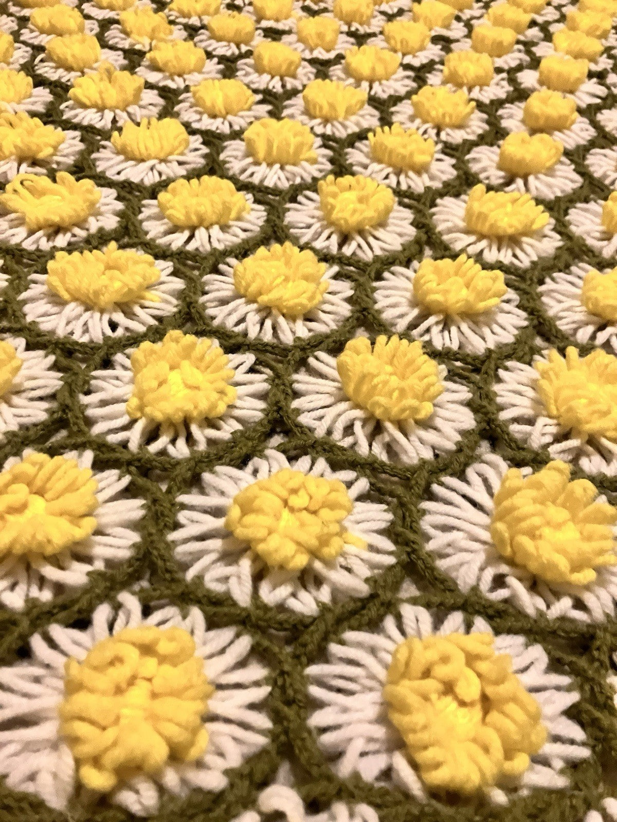 Vintage Daisy Chain Blanket Twin Size Crochet Topper Blanket 60” Long EVC