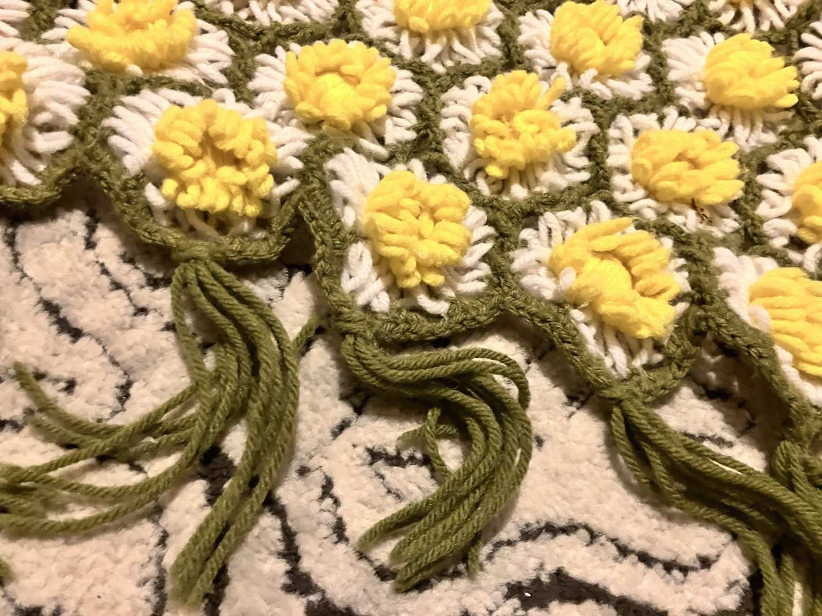 Vintage Daisy Chain Blanket Twin Size Crochet Topper Blanket 60” Long EVC