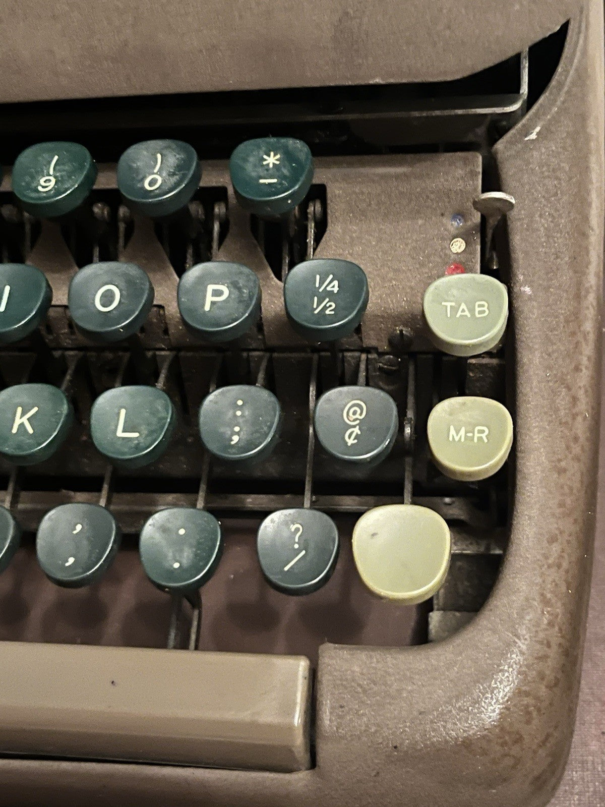 MCM/ 1950’s Smith-Corona Manual Type Writer. W/ Original Tweed Travel Hard Case