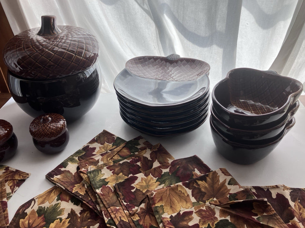 2011 Better Homes Stoneware Collection In Acorn Kitchen Set; 25 Pieces