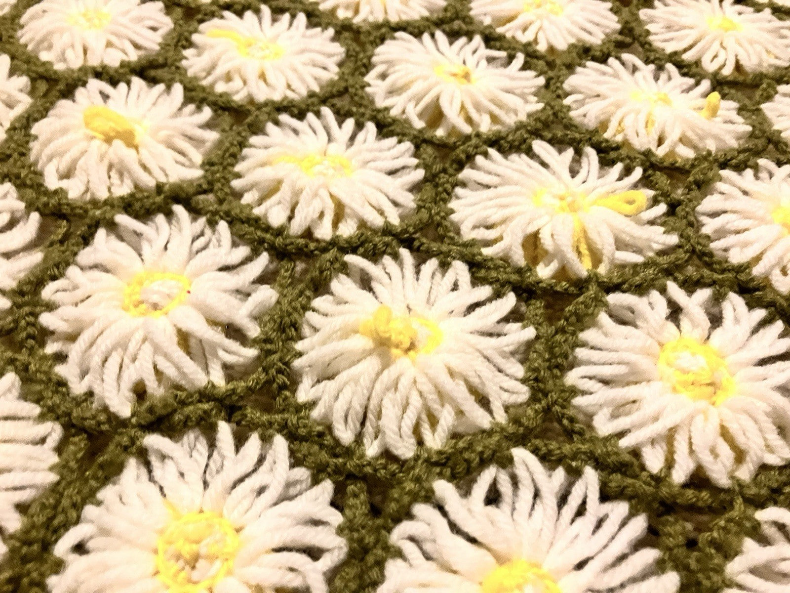 Vintage Daisy Chain Blanket Twin Size Crochet Topper Blanket 60” Long EVC
