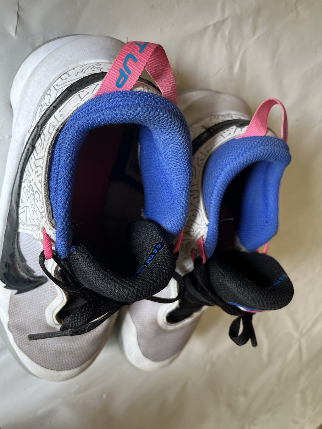 Nike Team Hustle D 10 SE Space Jam White (GS) GUC Size 4Y
