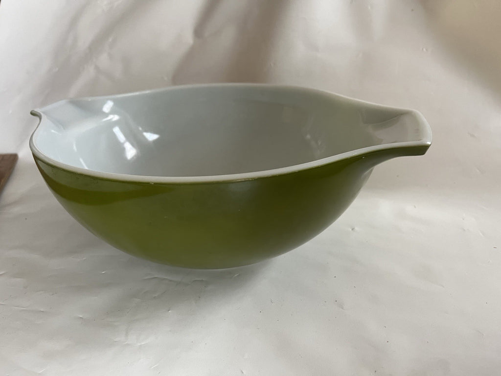 Vintage #444 Pyrex Avocado Green 4qt Cinderella Mixing Bowl