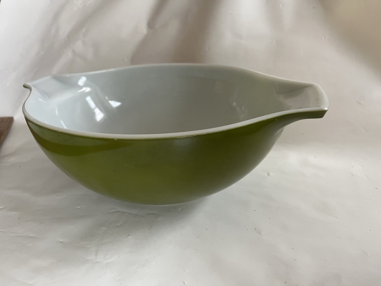 Vintage #444 Pyrex Avocado Green 4qt Cinderella Mixing Bowl