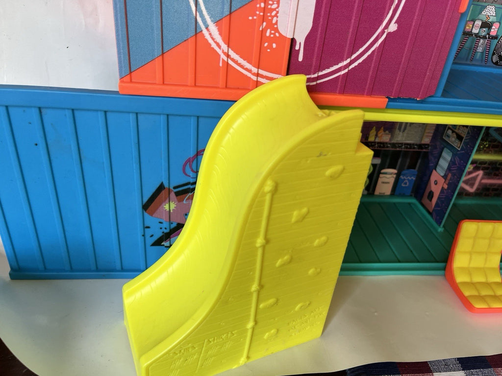 L.O.L. Surprise! Clubhouse Remix Playset Partial Set PHOTOS For Details