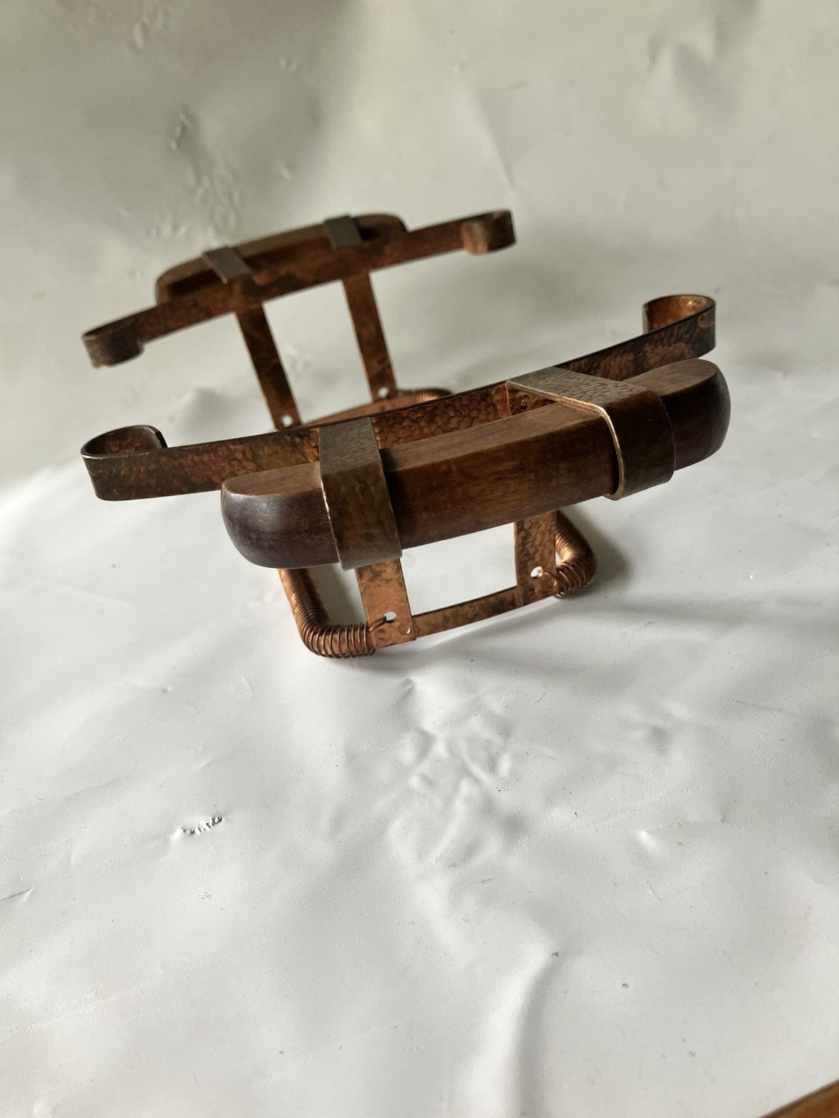 Vintage Hammered Copper/ Wood Casserole Dish Stand With Spring Adjustment 6-10”