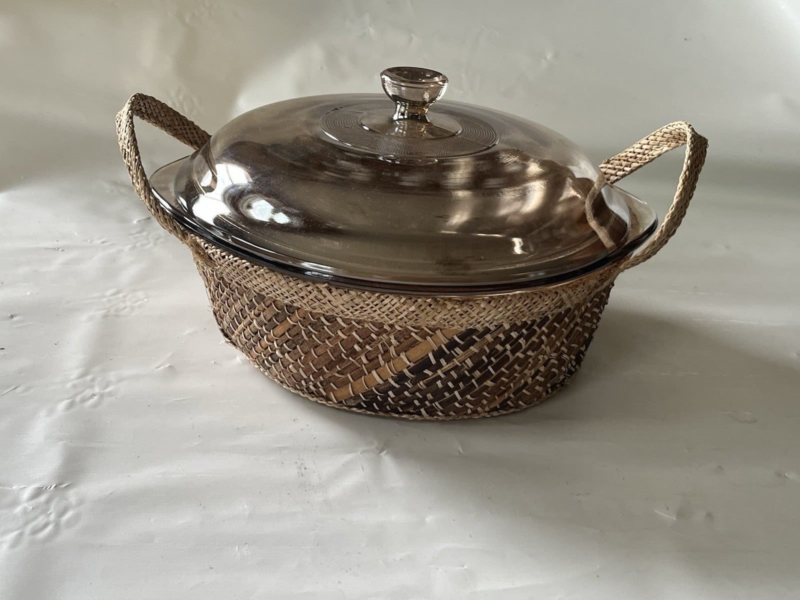 Vintage Glasbake Jeanette Iridescent J514 2 Qt Casserole W Woven Carrier Basket