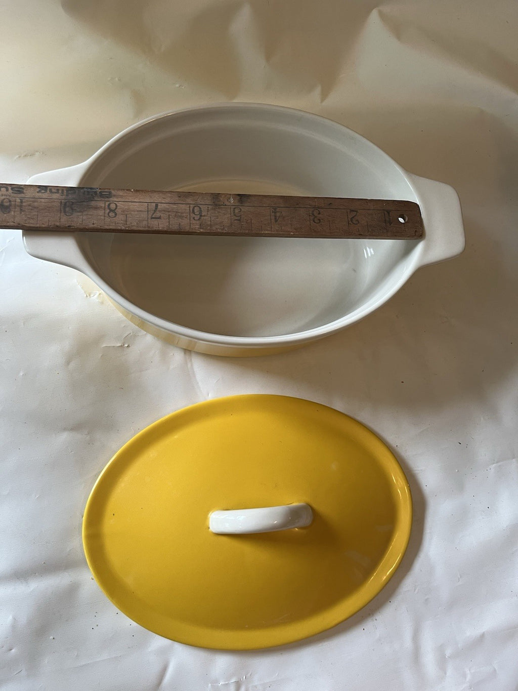 Mr. Food Test Kitchen Yellow And White Oval Casserole Dish With Lid; EUC