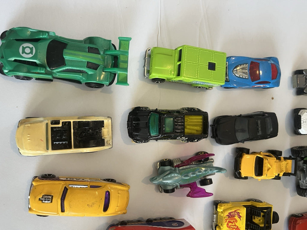 Lot of Hotwheels/Matchbox Cars Ninja Turtles/Atari/Jeep/Police