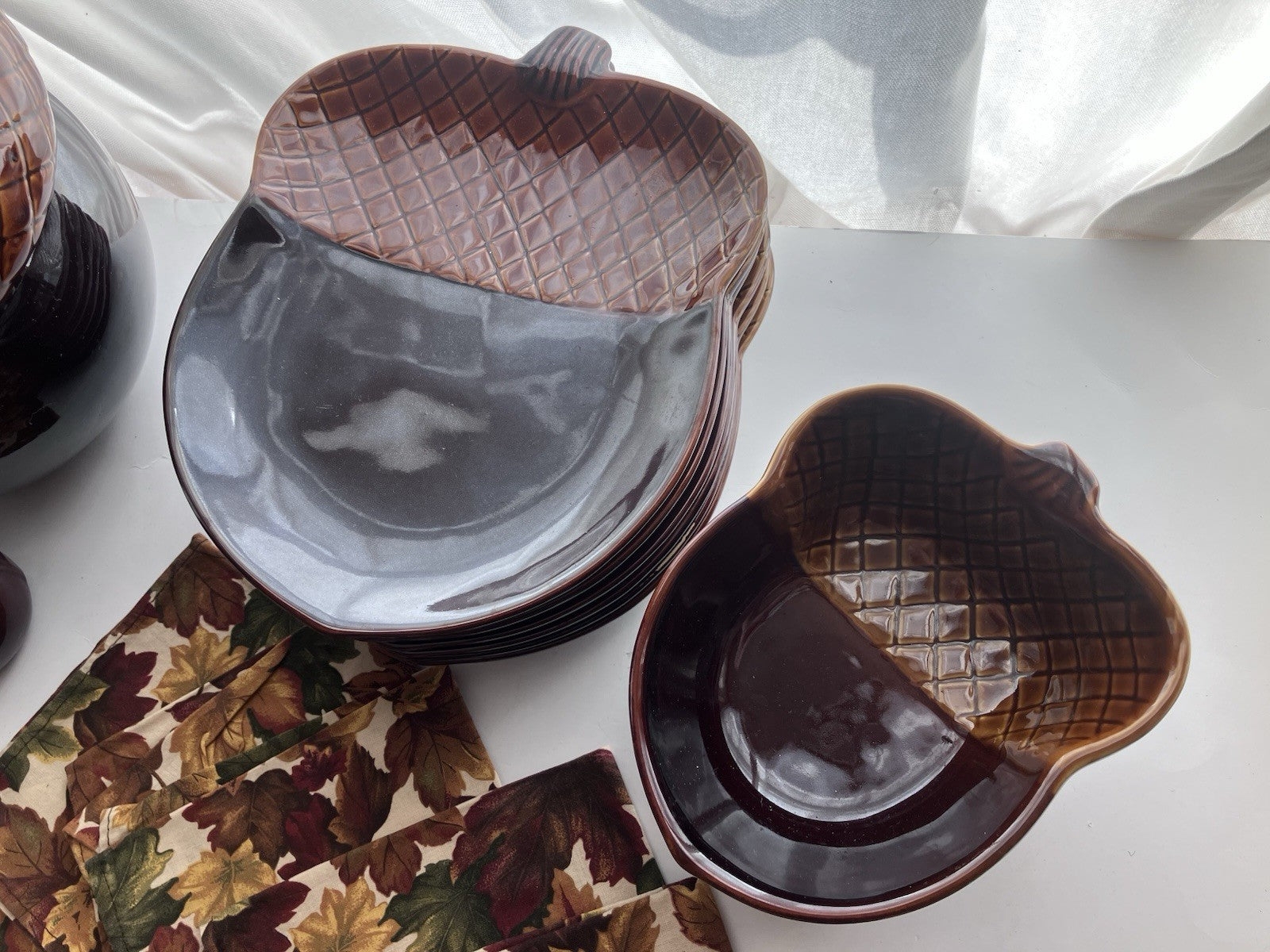 2011 Better Homes Stoneware Collection In Acorn Kitchen Set; 25 Pieces