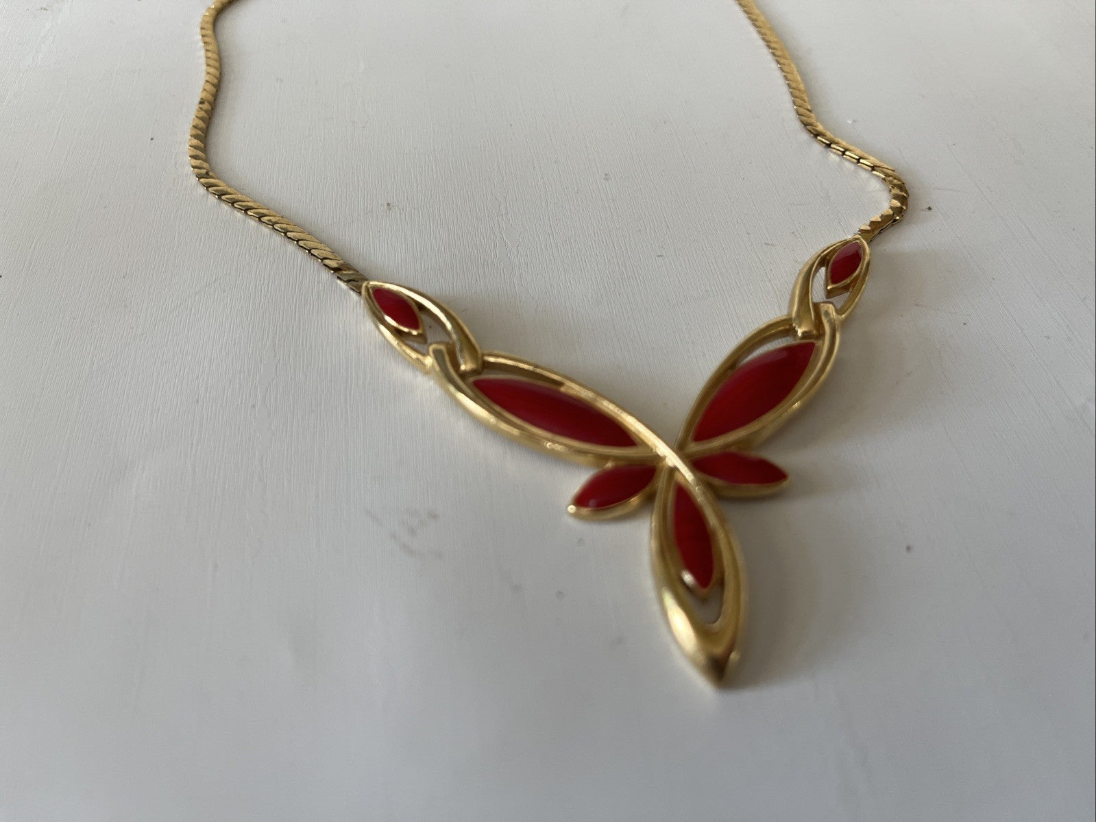 Vintage 1980s Trifari Red Enameled Gold Tone Collar Necklace