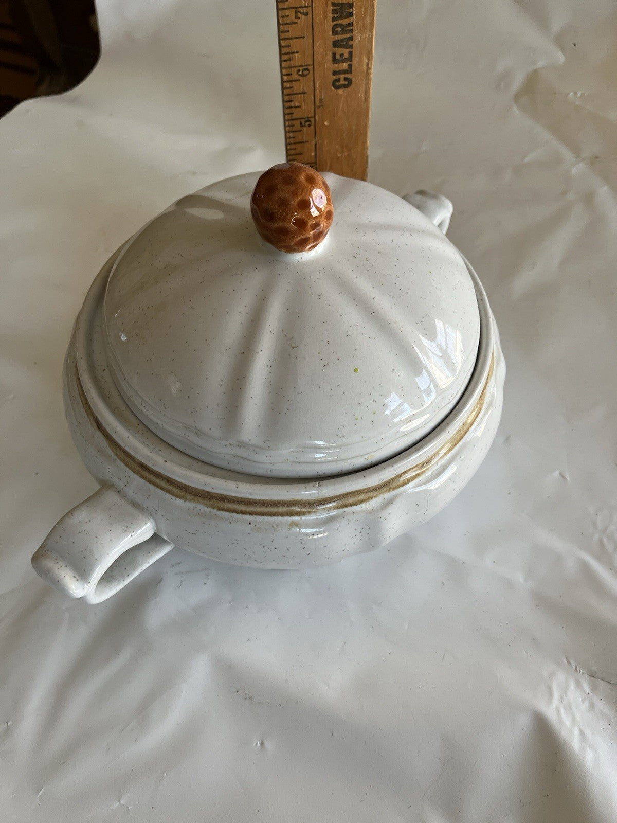 Vintage American Heartside Ceramic Strawberry Soup Tureen/bean Pot