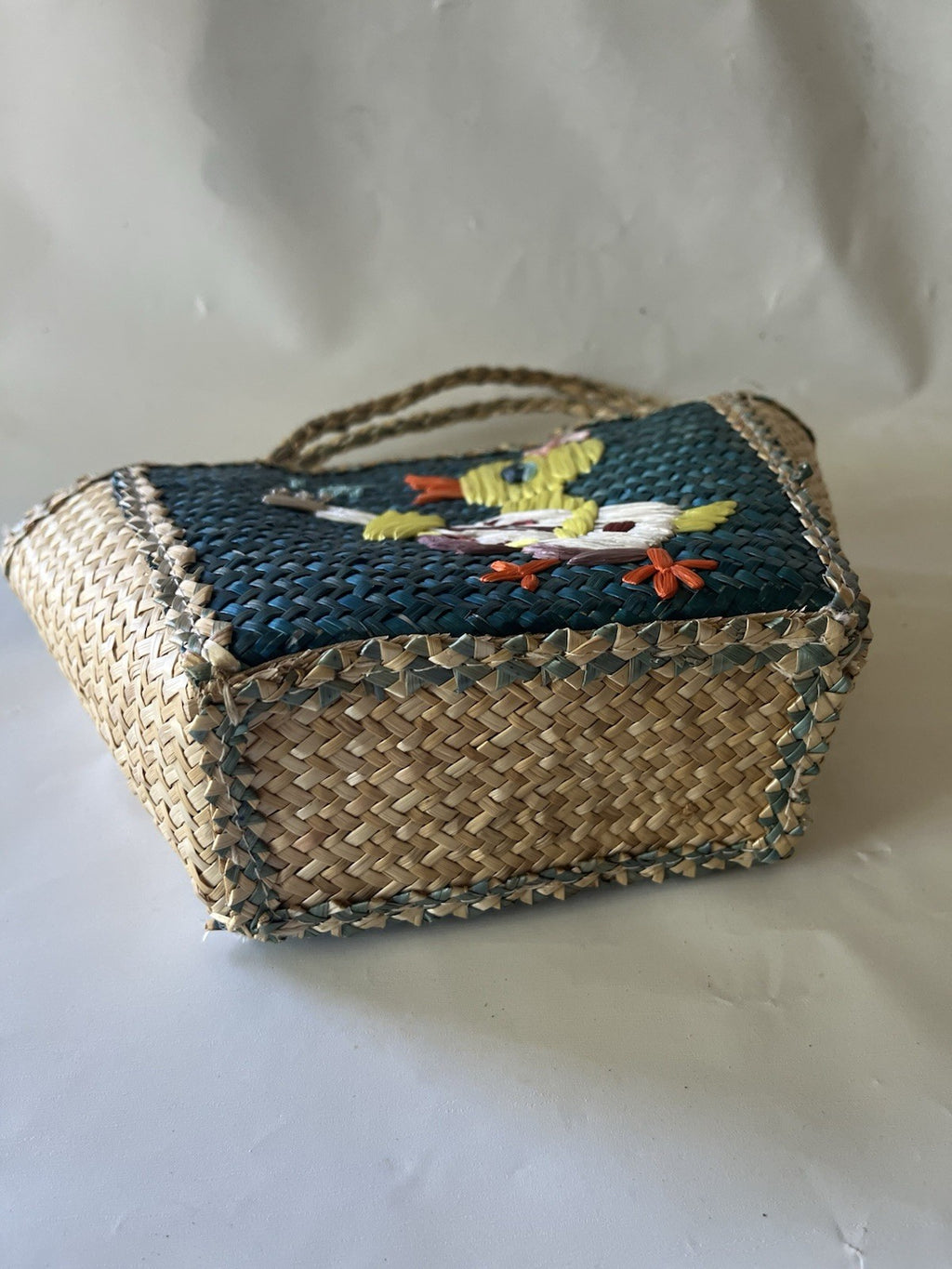 Vtg. 1960’s Woven Straw Raffia Child’s Easter Basket Duck Play Guitar Vinyl Int.