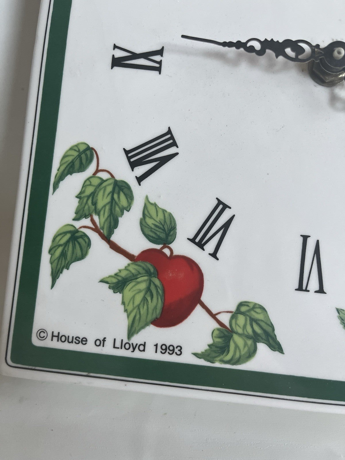 Vintage 1993 House Of Lloyd 12” Tall Apple Clock