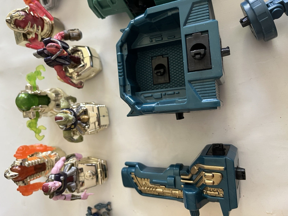Vintage 1996 Battle Builders Large Lot 100 Pieces Machines, Figures Weapons EUC