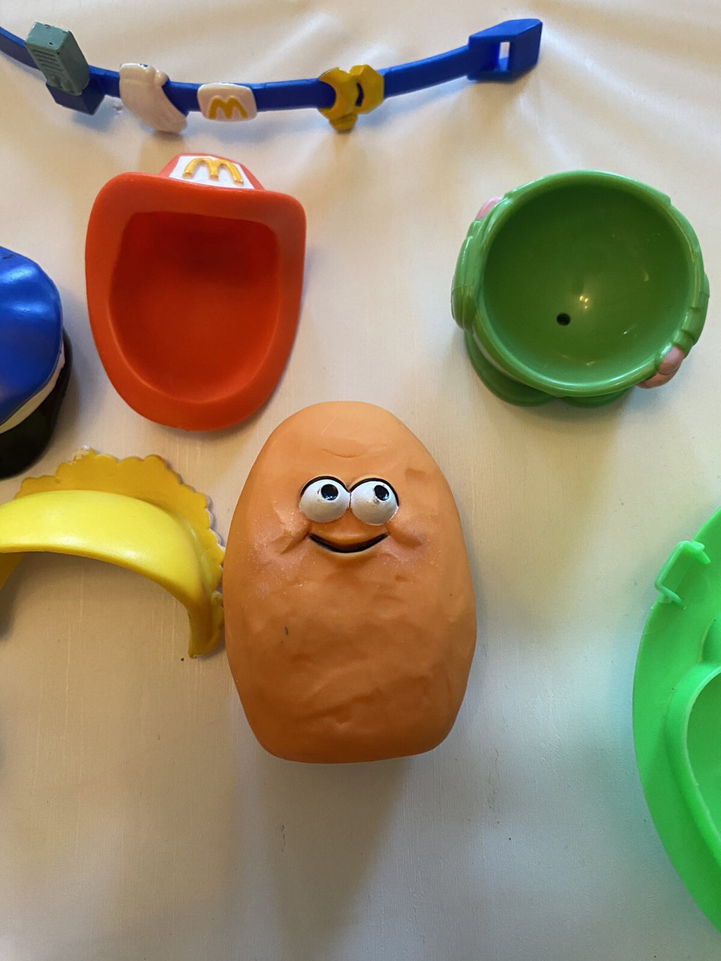19988/92 Mcdonald’s Nugget Buddies Lot Cookie Cutter Top