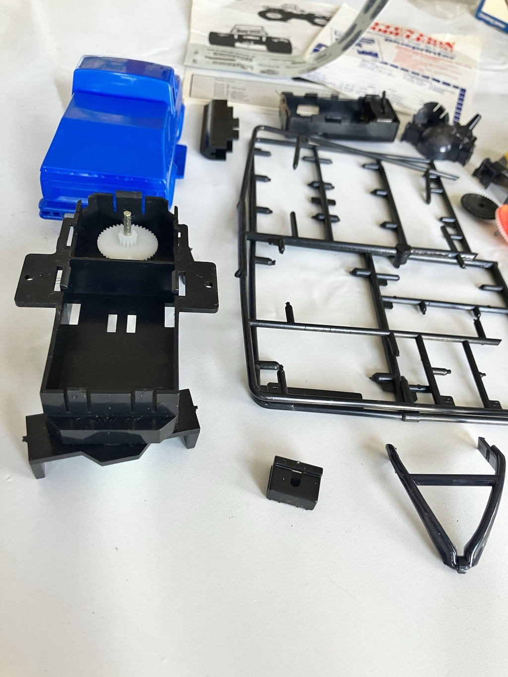 Bigfoot 4x4x4 Powrcrushers Motorized Monster Truck AMT model kit, 1989