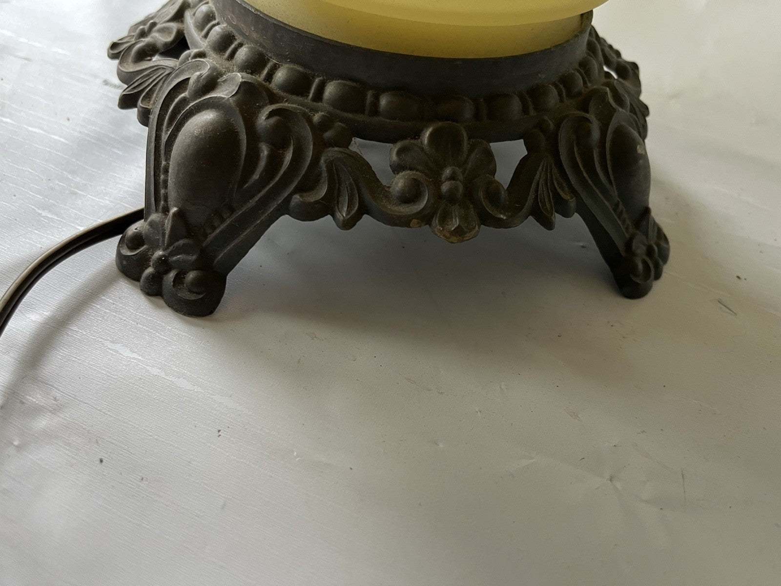 Vintage Hurricane GWTW Electric Lamp Yellow Hand painted Florals Base Only WORKS