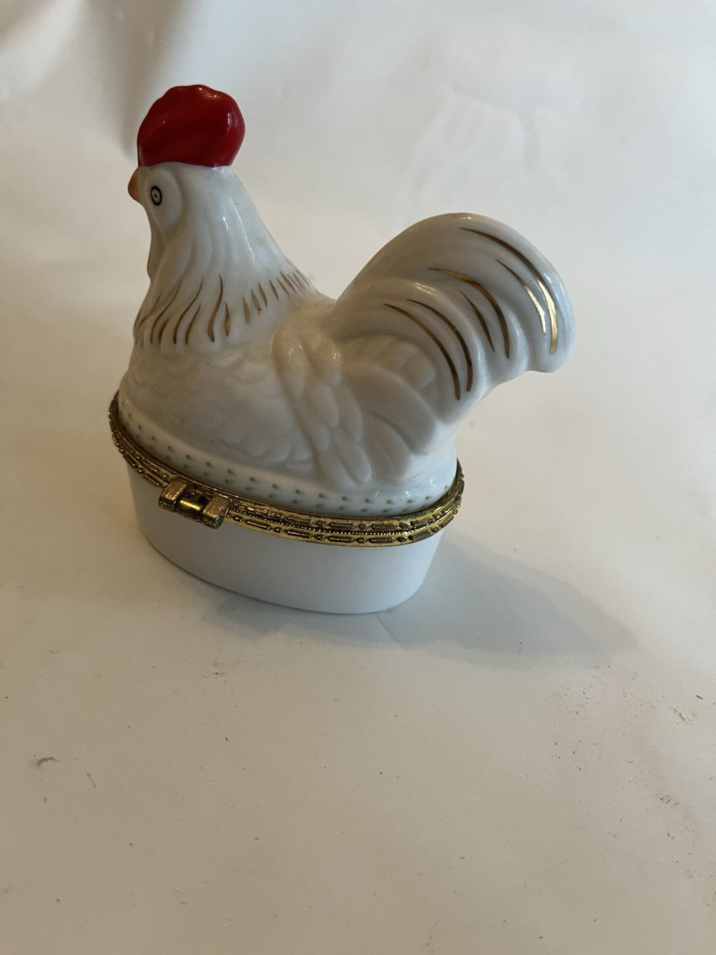 Vintage Chicken Hen Trinket Dish With Trunk Style Opening; Gold Tone Rim