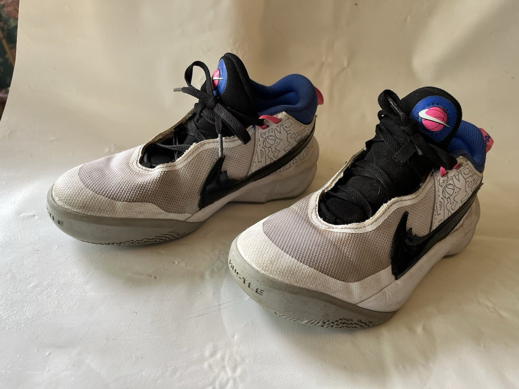 Nike Team Hustle D 10 SE Space Jam White (GS) GUC Size 4Y