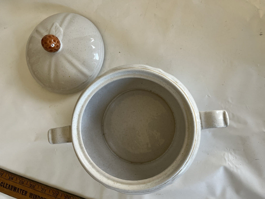 Vintage American Heartside Ceramic Strawberry Soup Tureen/bean Pot