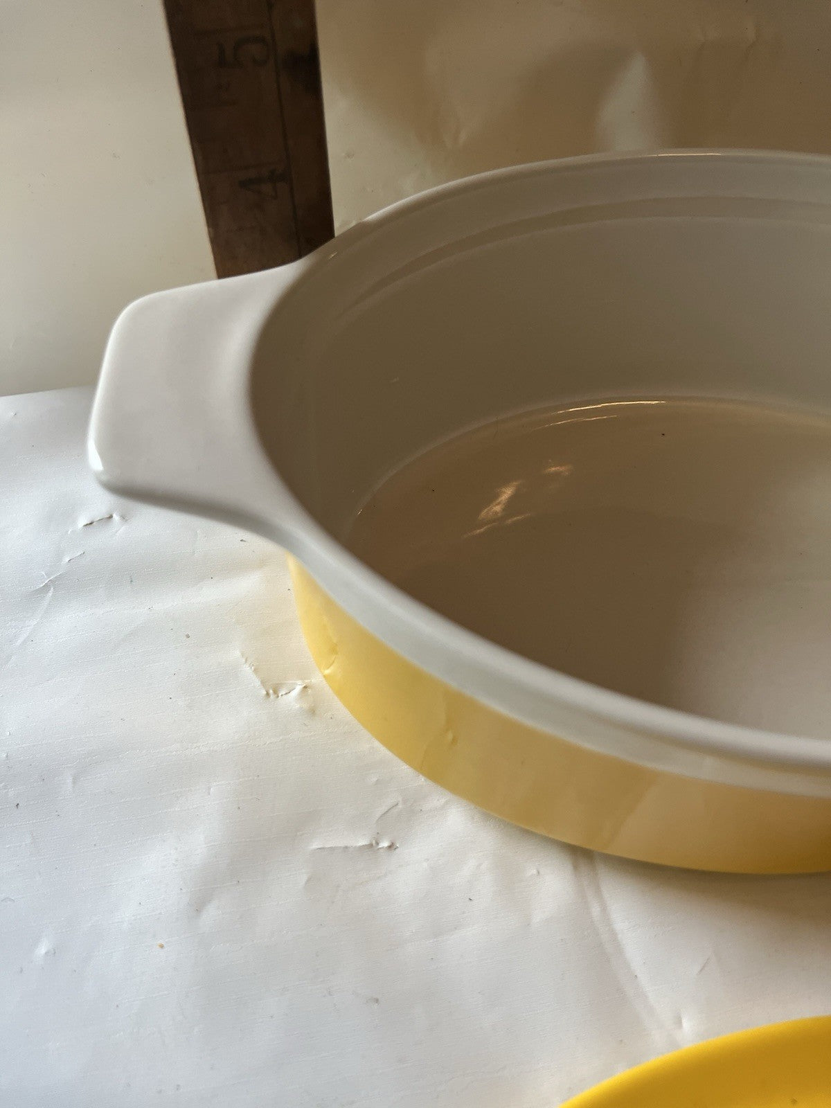 Mr. Food Test Kitchen Yellow And White Oval Casserole Dish With Lid; EUC