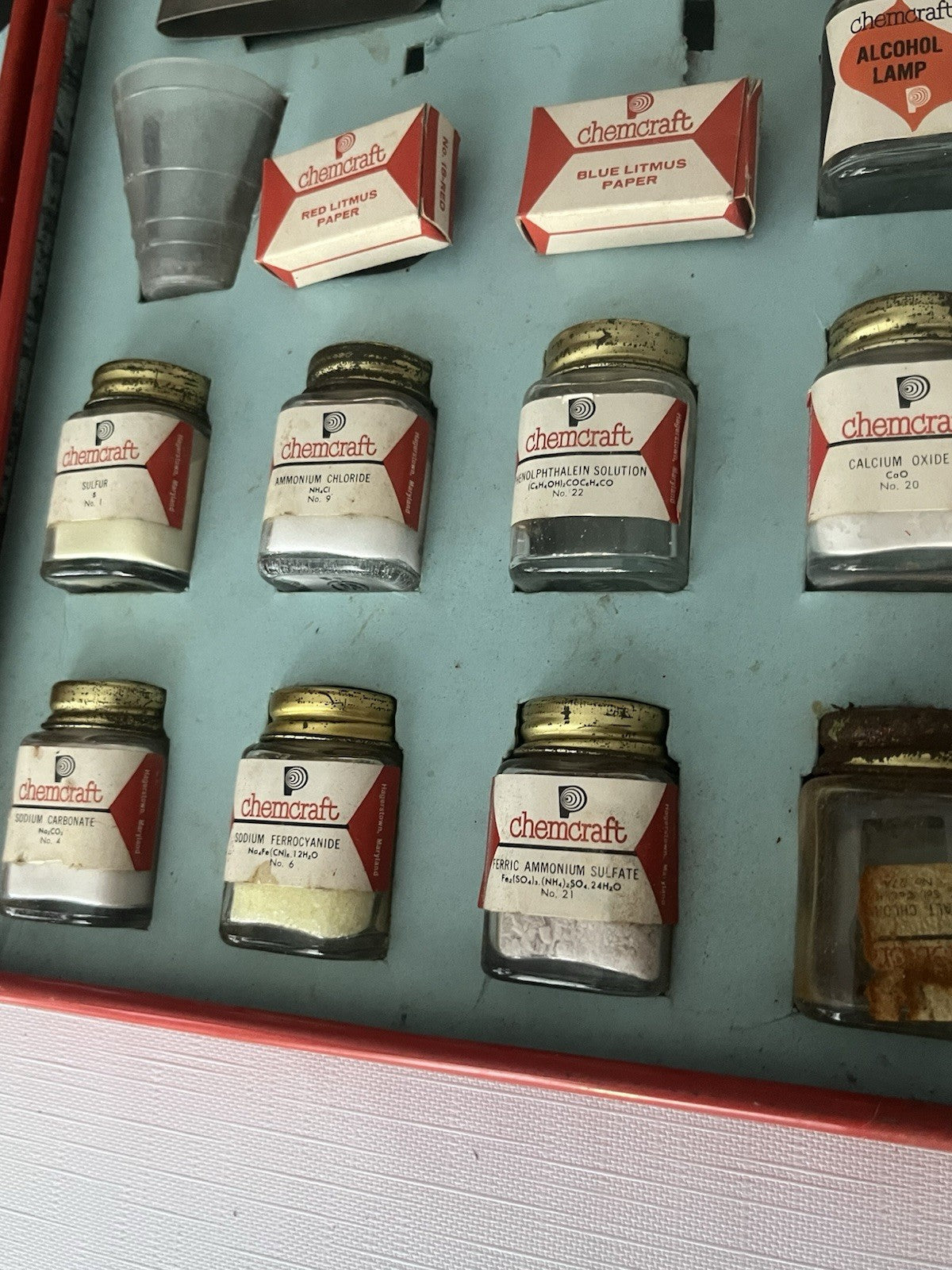 1950s Porters Chemcraft Home chemistry kit; original testing material, book.