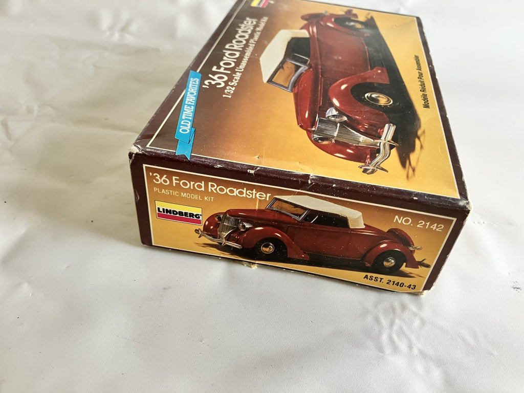 Lindberg 2142 1/32 Scale 1936 Ford Roadster Convertible Plastic Model Kit