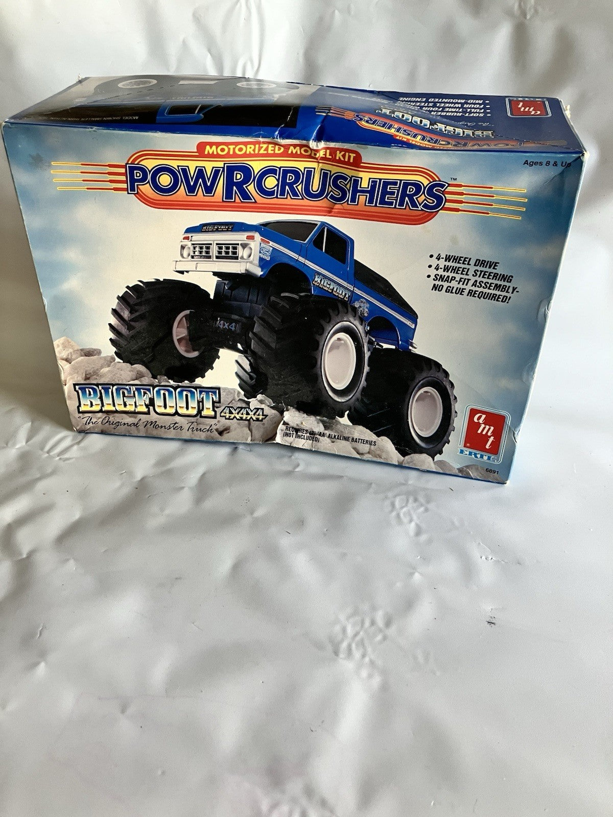 Bigfoot 4x4x4 Powrcrushers Motorized Monster Truck AMT model kit, 1989