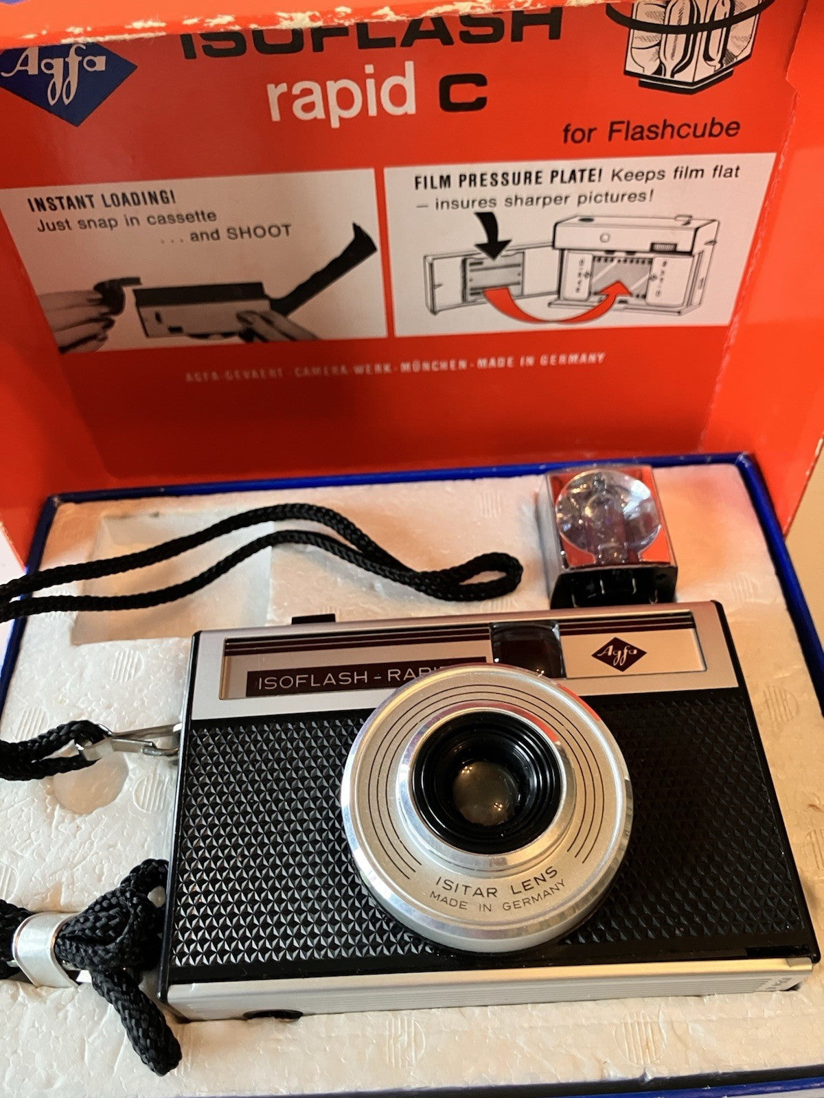 Vintage Agfa Isoflash Rapid C Instant Loading Camera with Box, Flashcube & More