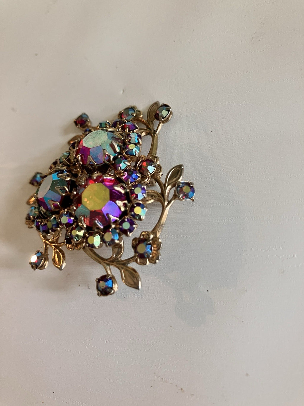 Vintage 1.5” Aurora Borealis Brooch; EVC