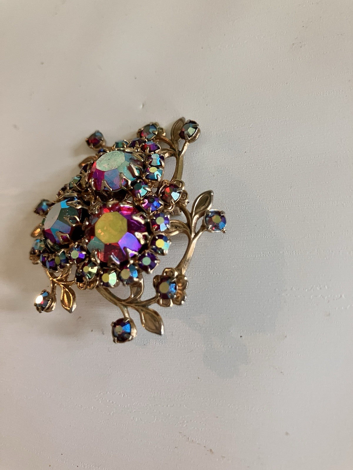 Vintage 1.5” Aurora Borealis Brooch; EVC