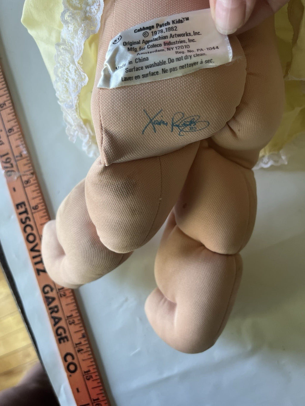 Vintage Cabbage Patch Kids Dirty Blonde Straight Pigtails Green Eyes, Tooth