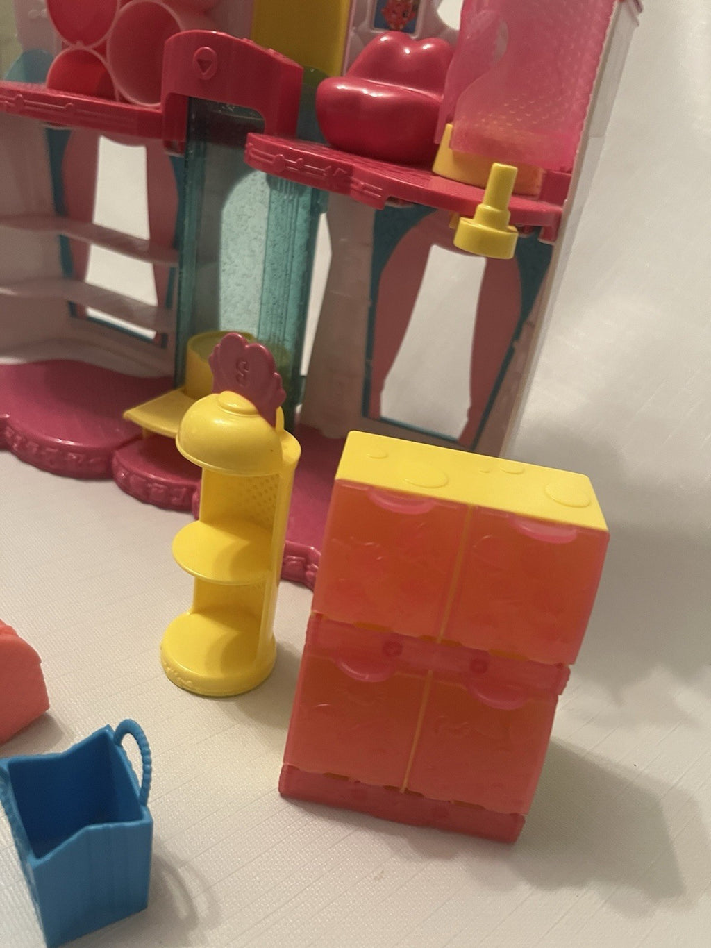 Season 3 Lot Shopkins Fashion Boutique And Hula Hut EUC 12 Total Figures