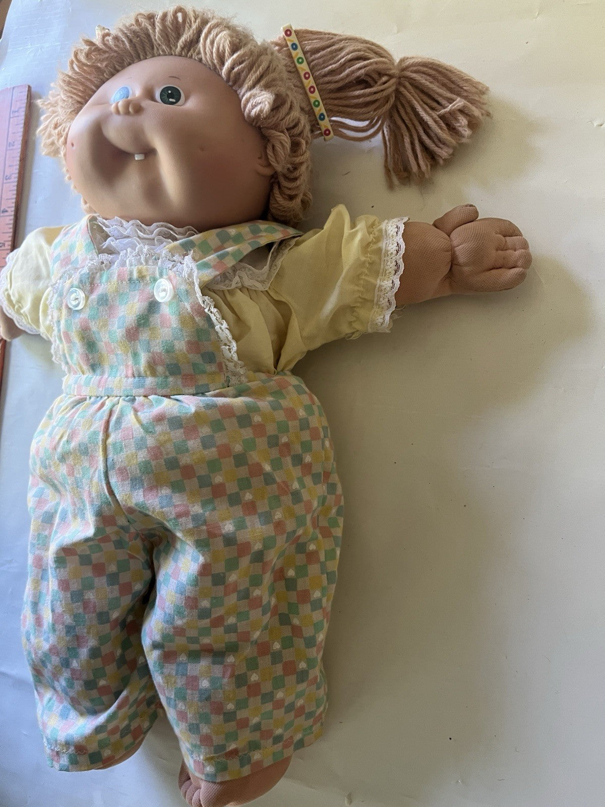 Vintage Cabbage Patch Kids Dirty Blonde Straight Pigtails Green Eyes, Tooth