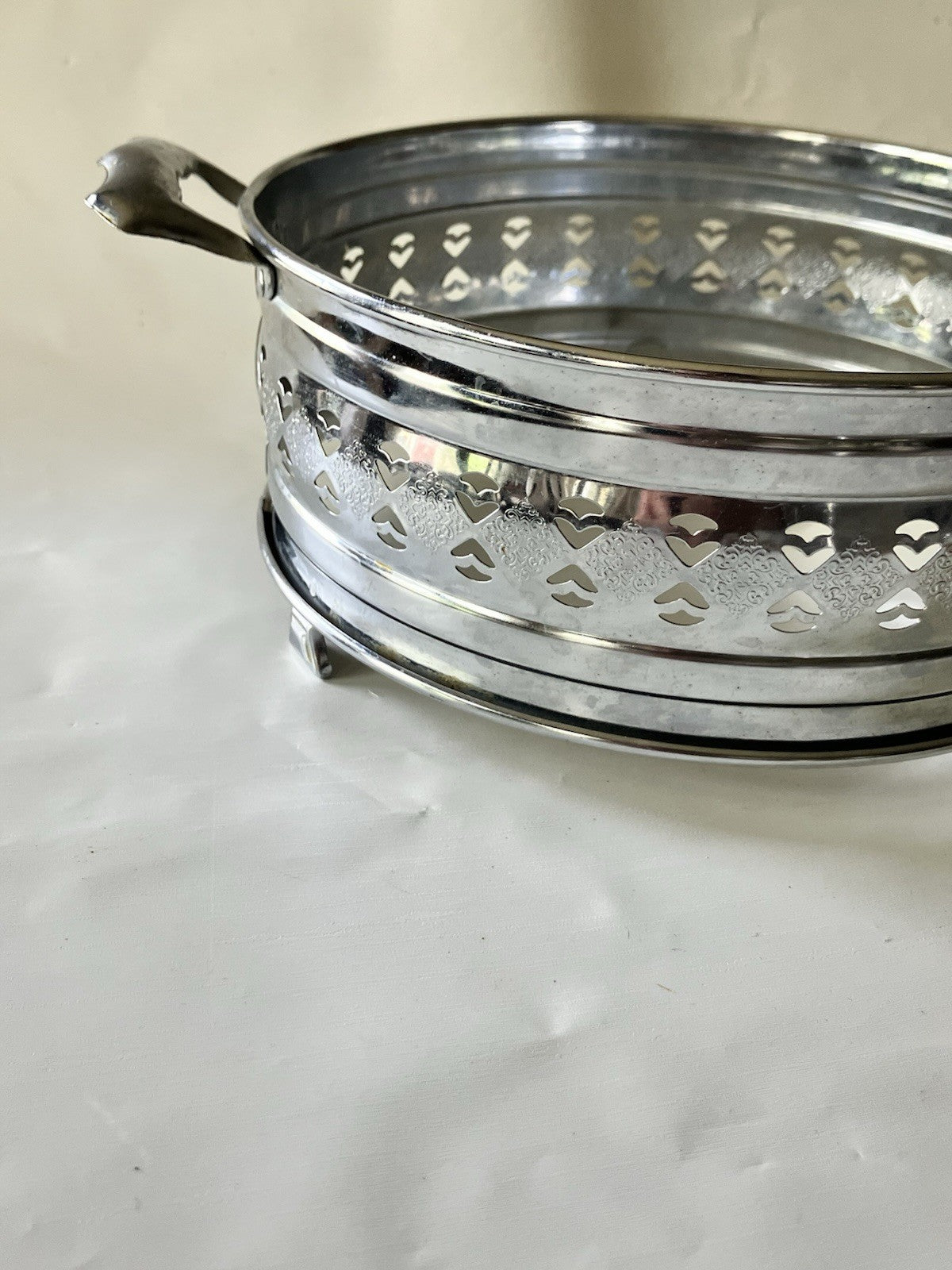 Vintage Hammered Ornate Metal Casserole 8” Round Stand/Carrier Floral Details