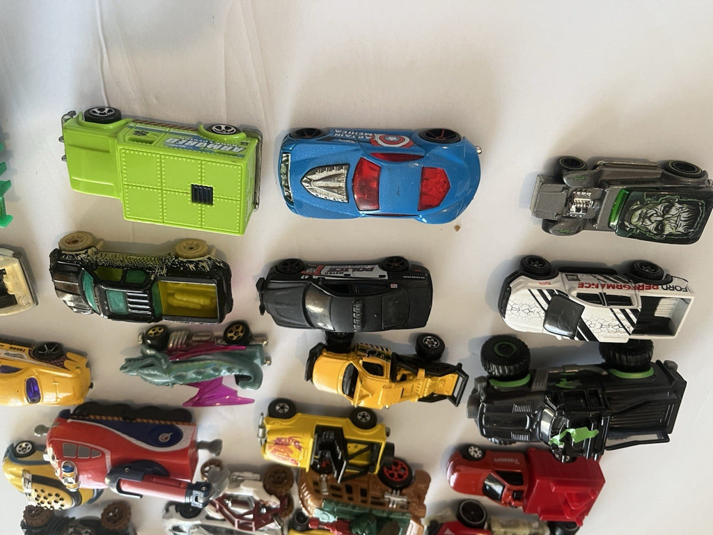 Lot of Hotwheels/Matchbox Cars Ninja Turtles/Atari/Jeep/Police