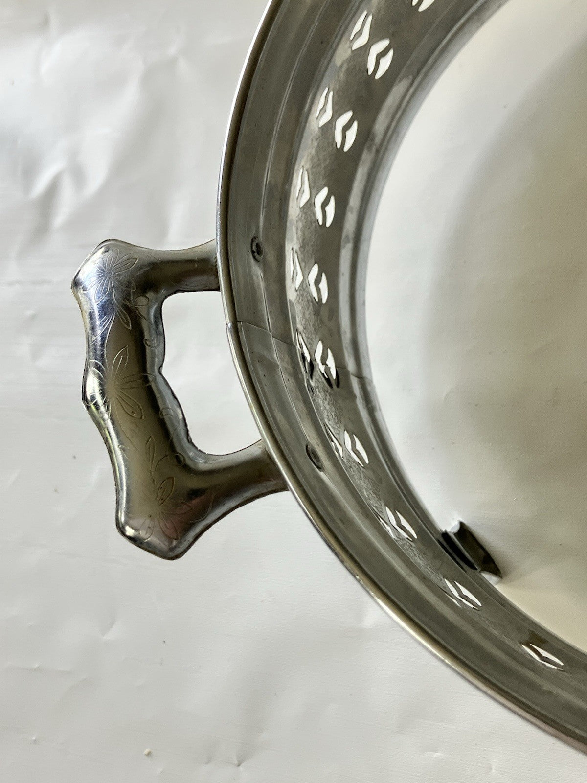 Vintage Hammered Ornate Metal Casserole 8” Round Stand/Carrier Floral Details