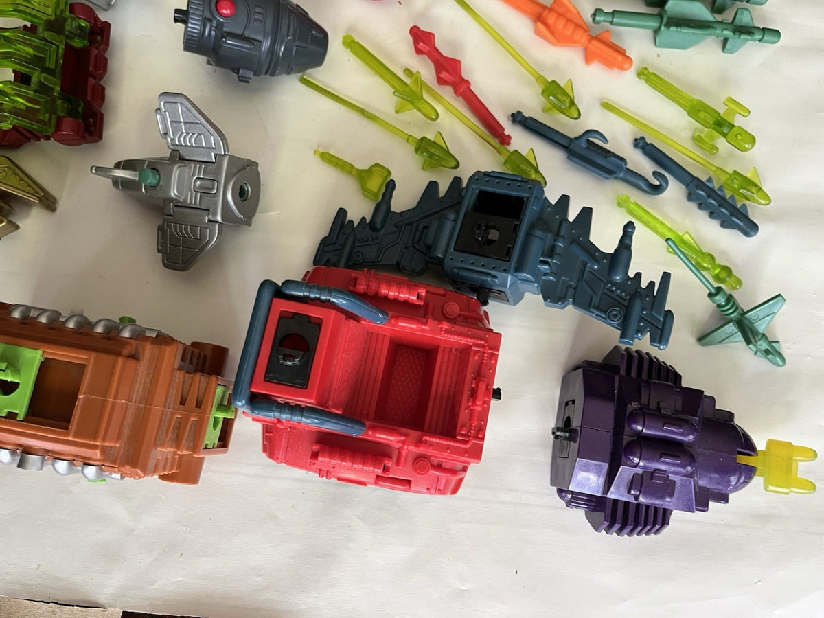 Vintage 1996 Battle Builders Large Lot 100 Pieces Machines, Figures Weapons EUC