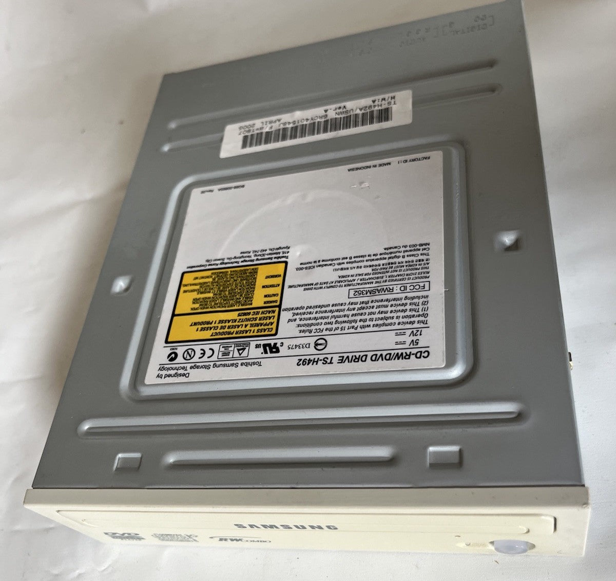 Samsung CD-RW/DVD Drive TS-H492; 2005.