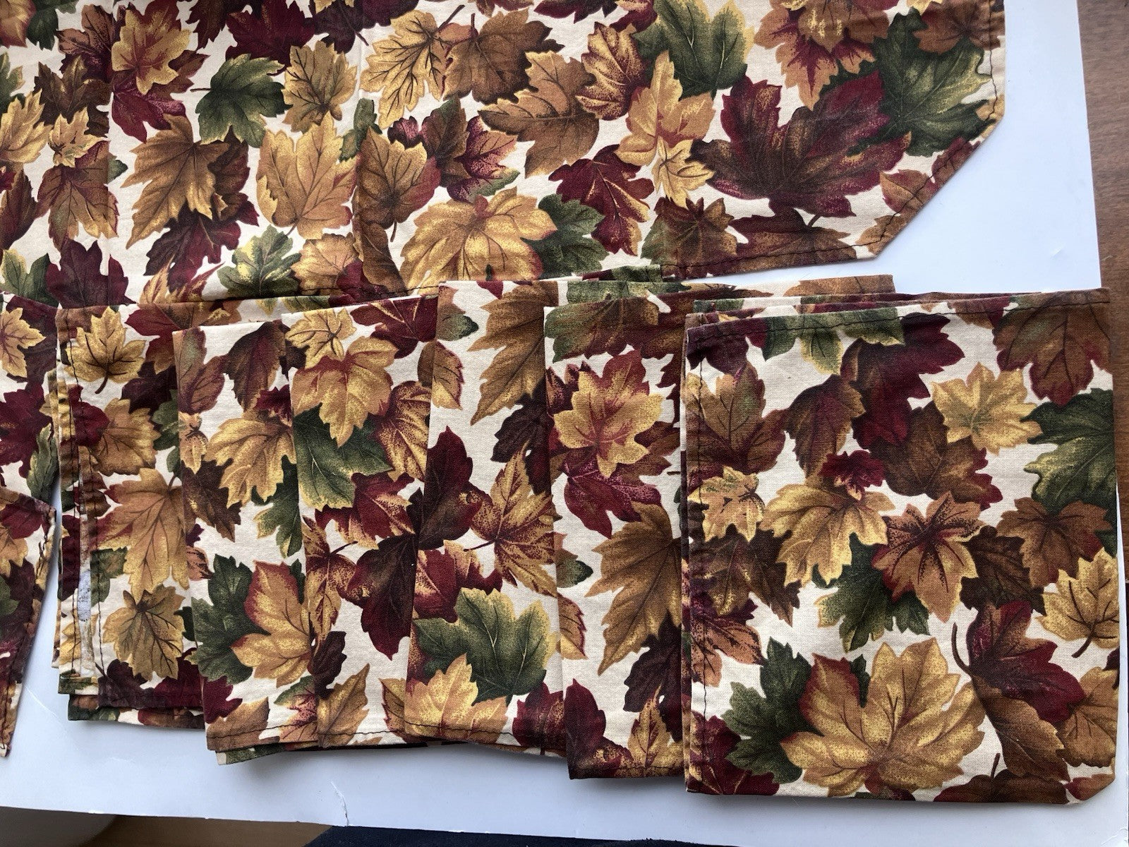 2011 Better Homes Stoneware Collection In Acorn Kitchen Set; 25 Pieces