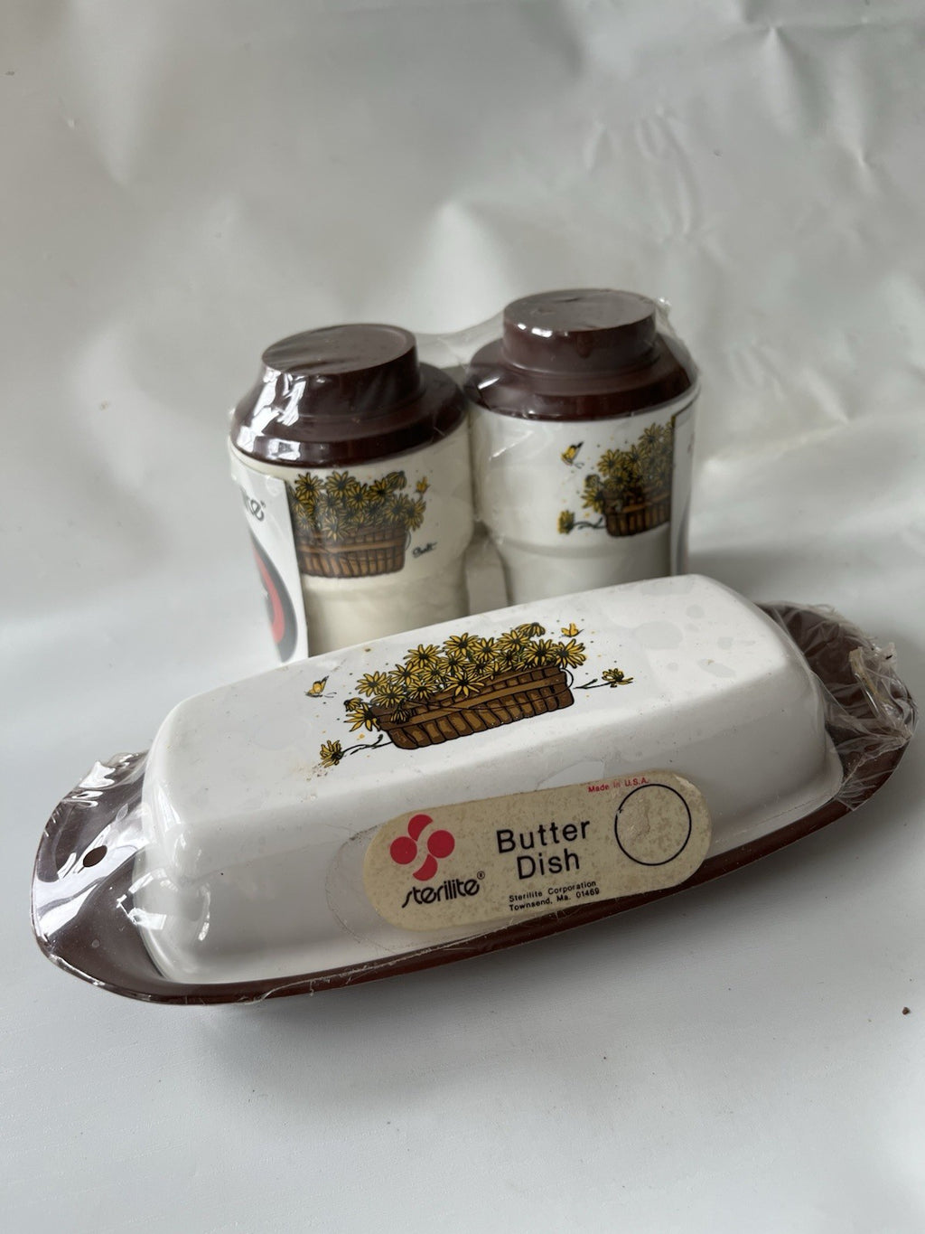Vintage NOS Sterlite Daisy S/P Shaker And Butter Dish
